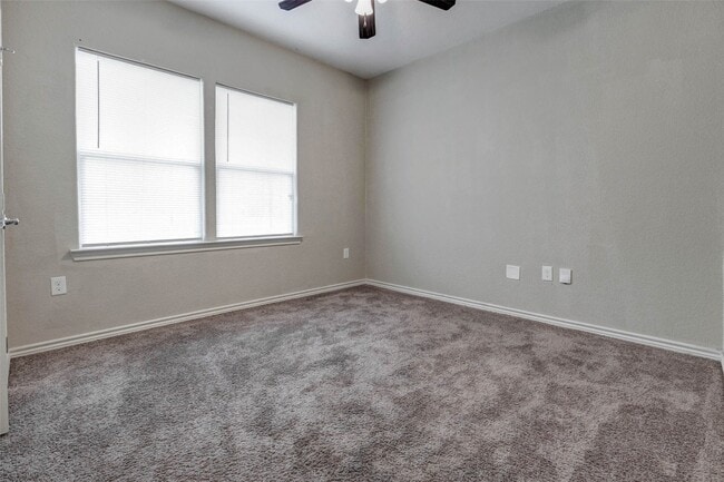 Photo - 4918 Carmen St