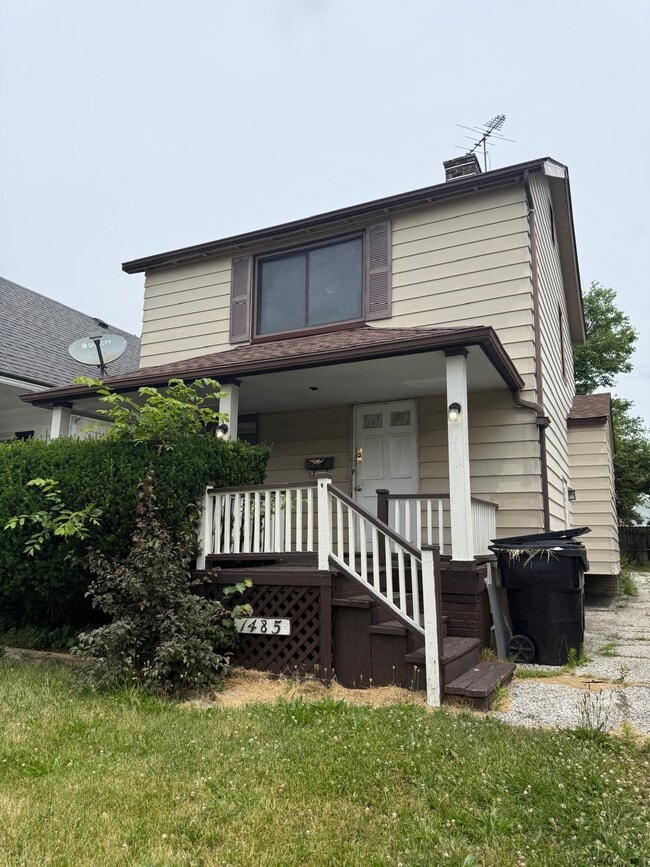 Building Photo - 1485 E 172