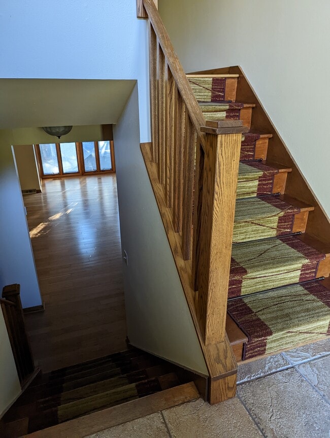 Photo - 956 N 124th St