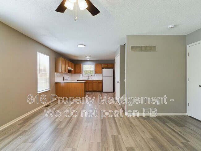 Photo - 2314-2316 Monroe Ave Unit 2316