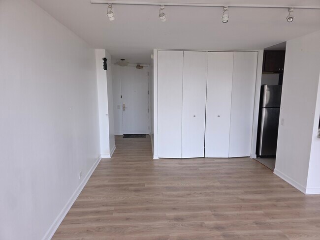 Photo - 4343 N Clarendon Ave Unit 808