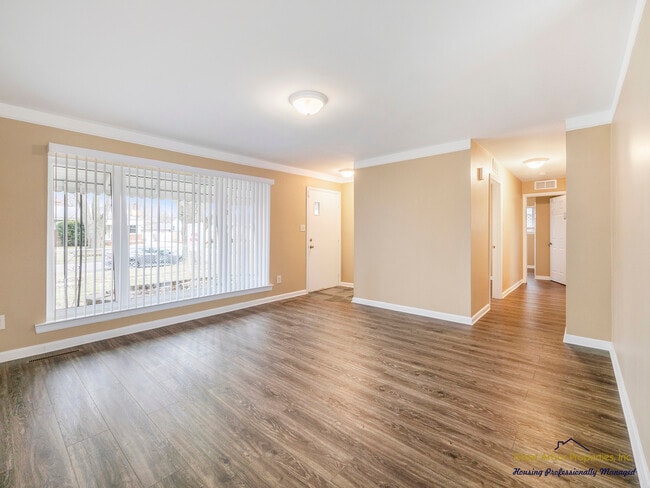 Building Photo - 1088 Studebaker Ave