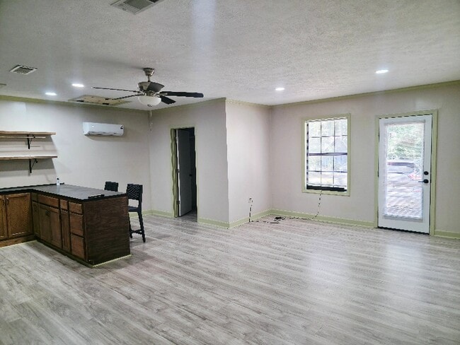 Photo - 524 Pine Needle Ct W