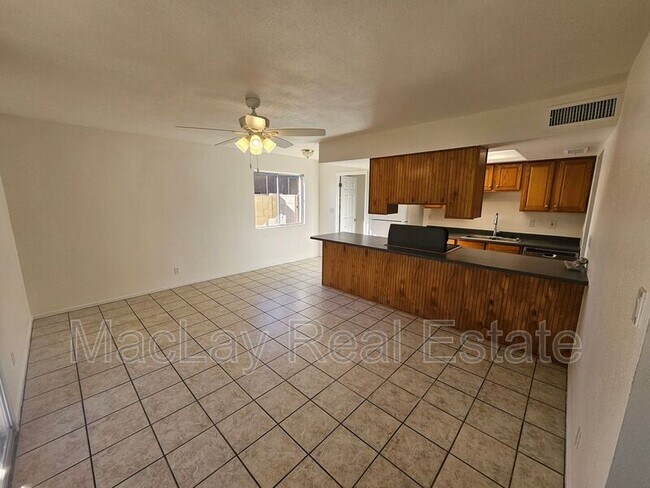 Photo - 513 N Apache Dr