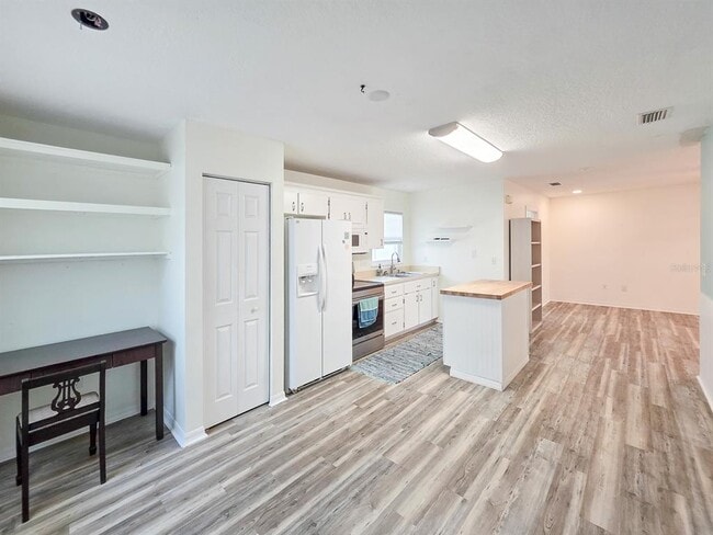 Photo - 216 S 5th St Unidad B