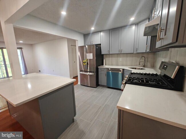 Photo - 14 Voscek Ct