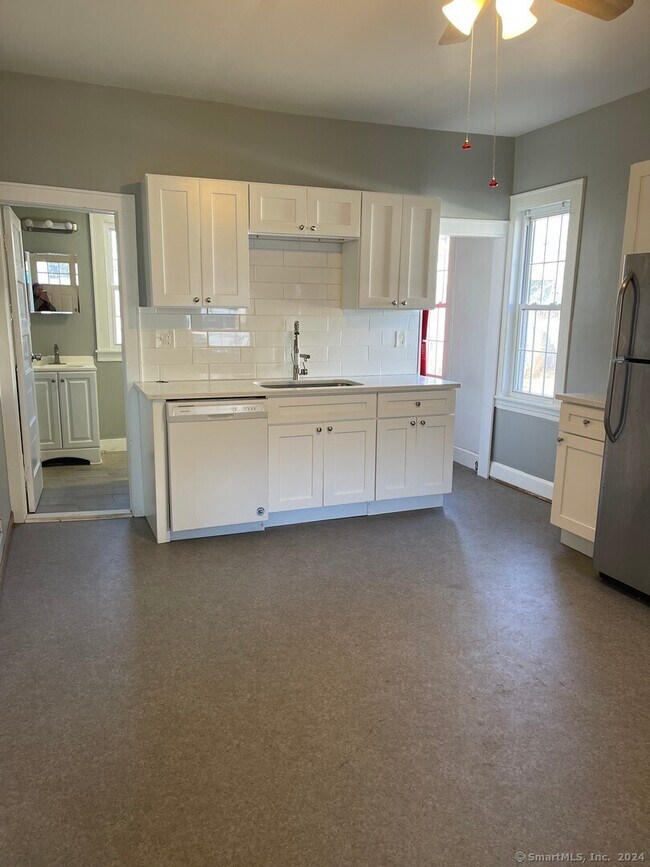 Photo - 85 Aetna St Unit APT 13