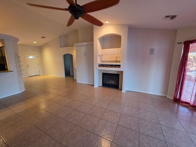 2021 Lago Grande Cir