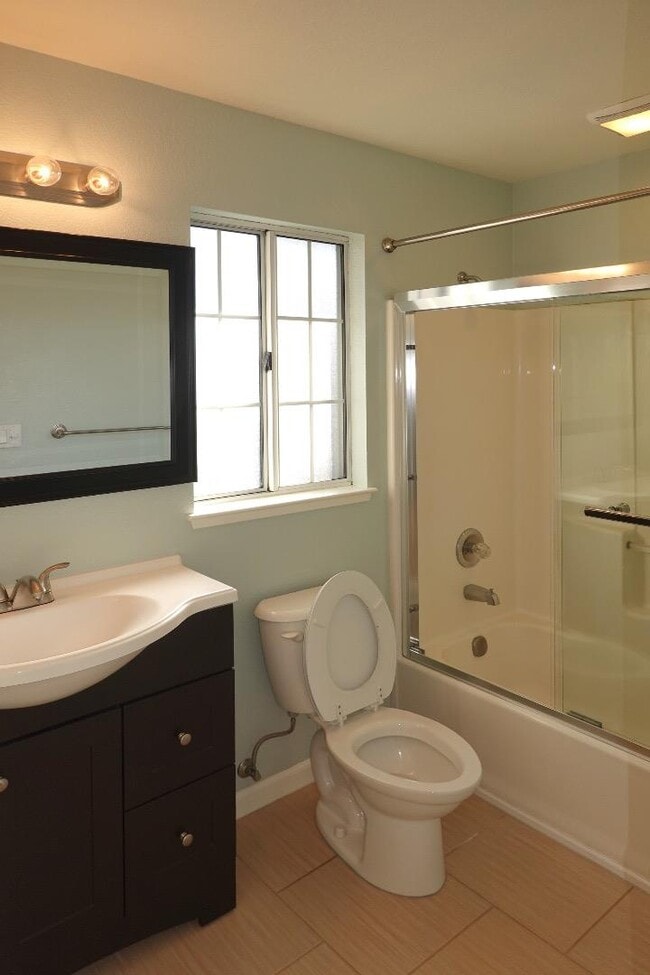 Photo - 1013 Woodside Rd