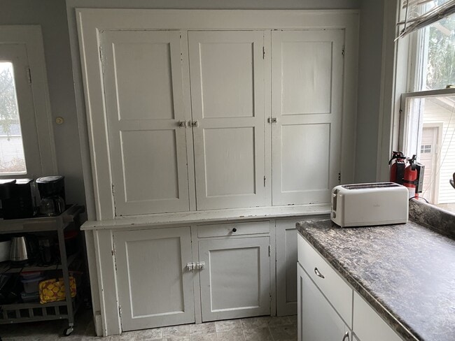 Photo - 87 E 15th St