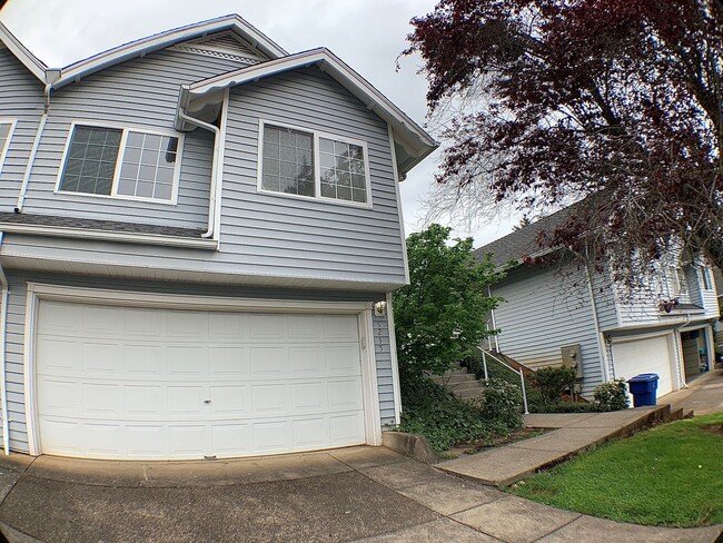 Building Photo - 5235-5237 Springcrest Drive S Unit 5235