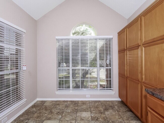 Photo - 952 Azalia Dr House