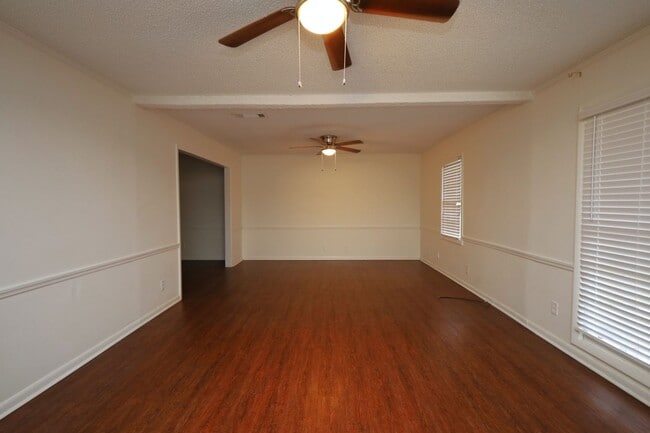 Photo - 608 S College St