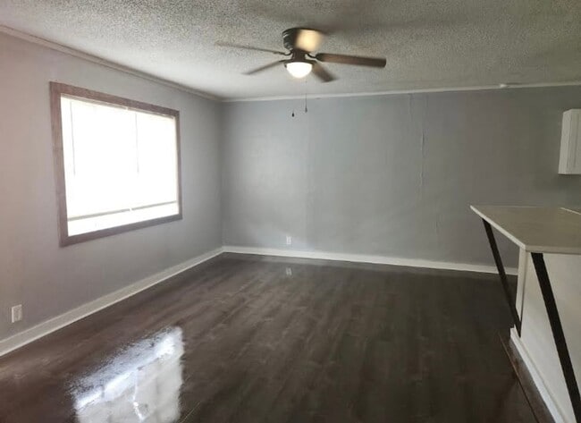 Photo - 1326 Barry St Unit 2