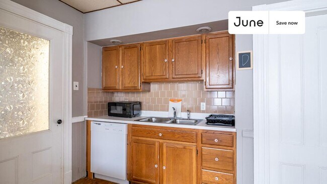 Photo - 106 Beacon St