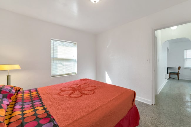 Photo - Lincoln Gardens