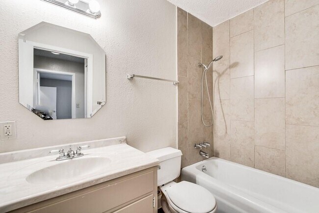 Photo - 2611 Ektom Dr