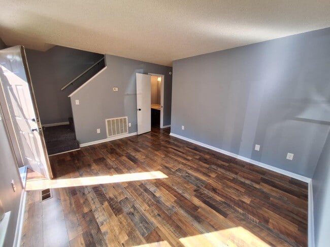 Photo - 323 Emerald Dr