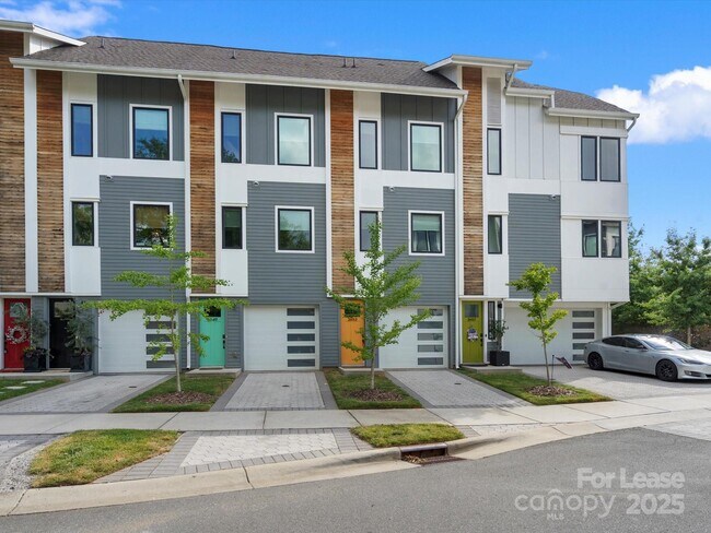 Photo - 2653 Shenandoah Ave