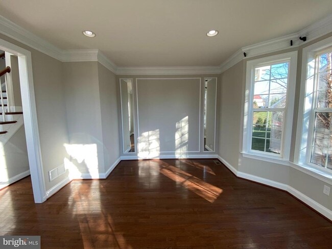Photo - 301 Wagon Wheel Ln