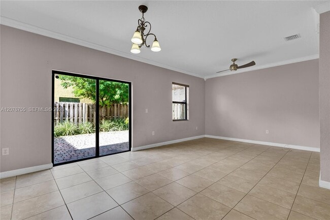 Southwest 119th Lane, Miami, FL 33196 - 3 BR 2.5 BA townhouse