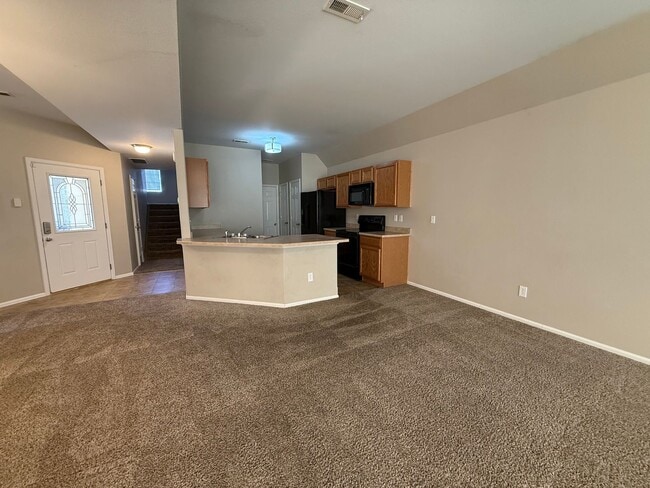 Photo - Nice Three Bedroom Townhome 80916