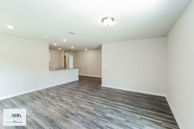 Photo - 139 River Hl Dr