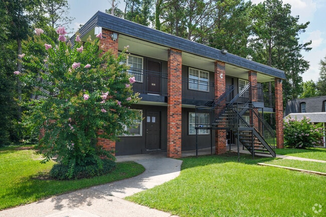 Leasing Office - Summit at the Village Apartments