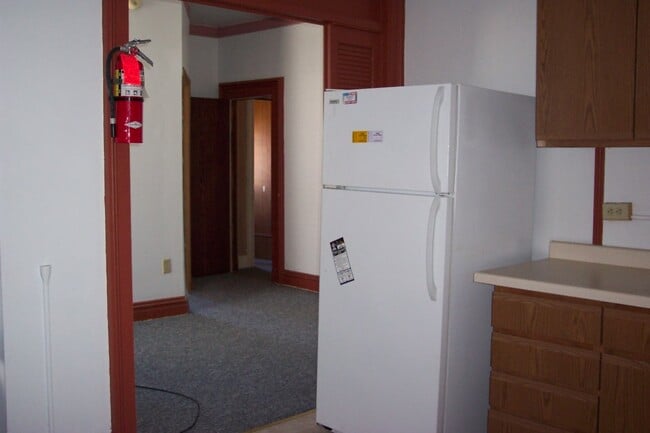 Photo - 119 E 5th St