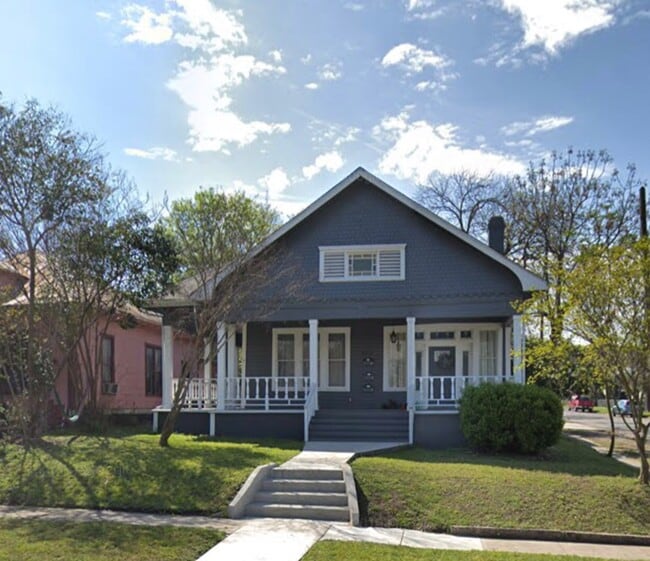 Building Photo - 802 Denver Blvd Rental