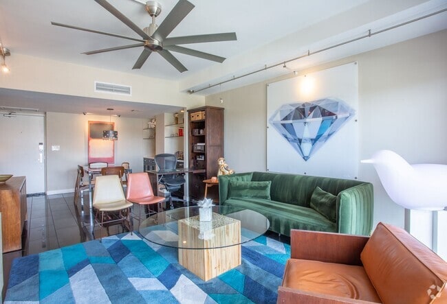 Building Photo - COMING SOON! Gorgeous Downtown Phoenix Con... Rental