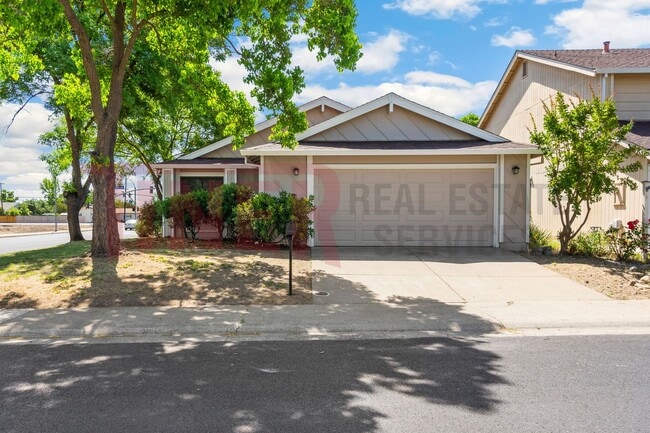 Beautifully renovated 3 bedroom, 2 bathroo... - Beautifully renovated 3 bedroom, 2 bathroo...