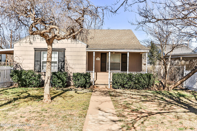 Photo - 2414 30th St House