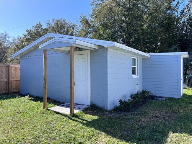 Building Photo - 5721 6th St Rental