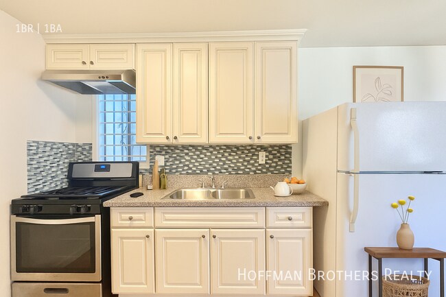 Photo - 5419 Harold Way Unidad 9