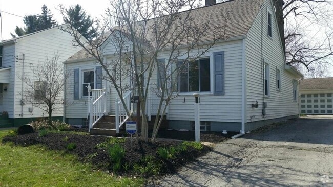 Building Photo - 196 Carnegie Ave Rental