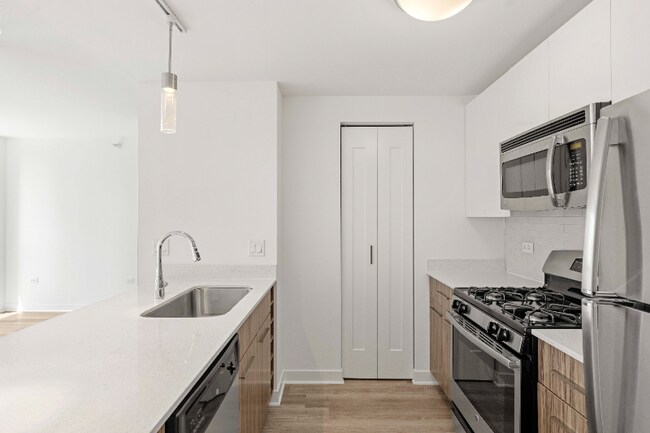 Photo - 411 W Wolf Point Plaza