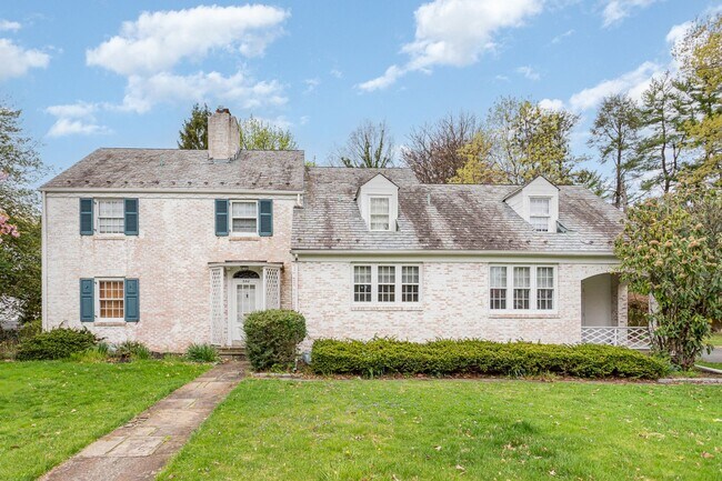 Photo - 384 N 26th St