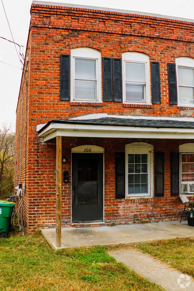 Building Photo - 728 Mt Airy St Rental