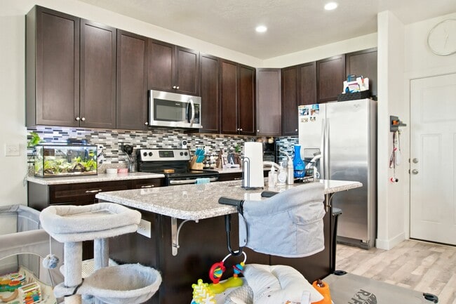 Photo - 1096 Emerald Pools Ln