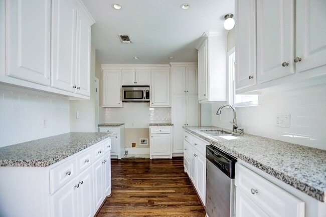 Photo - 2510 Kingston St