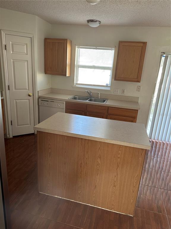 Photo - 703 Bluebill Way