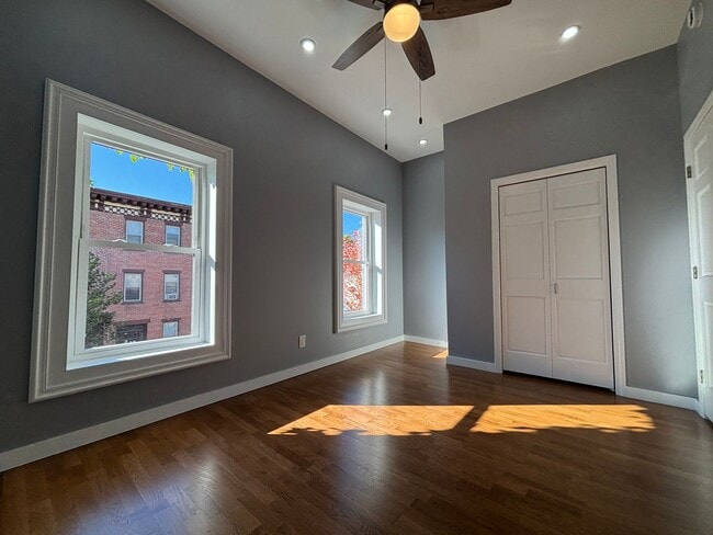 Building Photo - 171 Remsen St Unit 2F