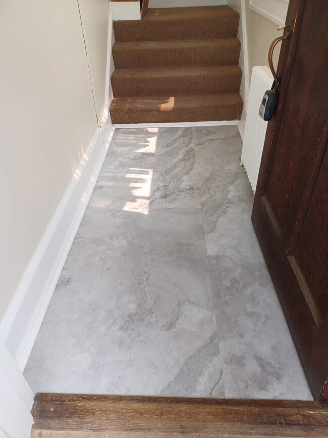 Photo - 18 E Clifford St