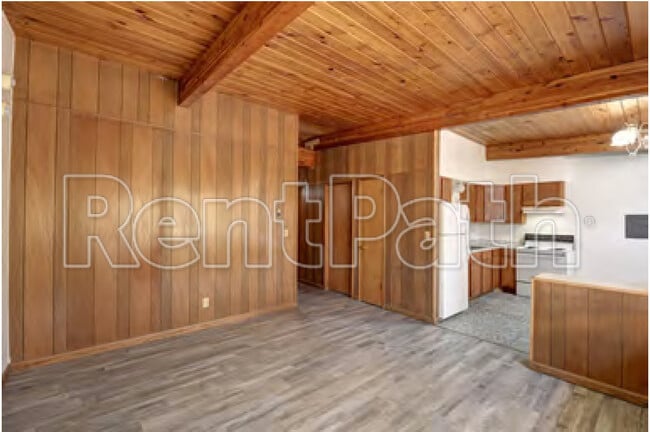 Photo - The Queen Aprtments