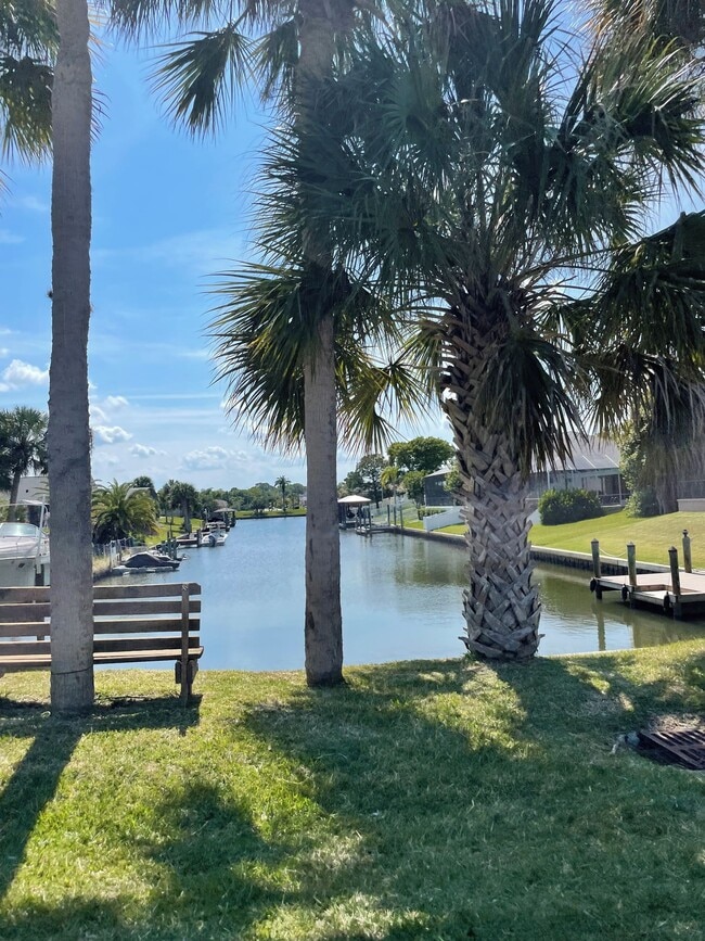 Photo - 244 Coral Reef Ct N