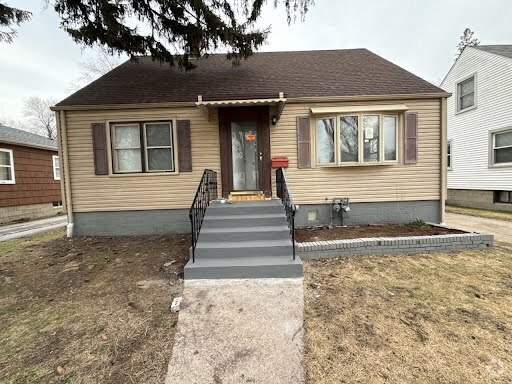 Building Photo - 18343 Oakwood Ave Rental