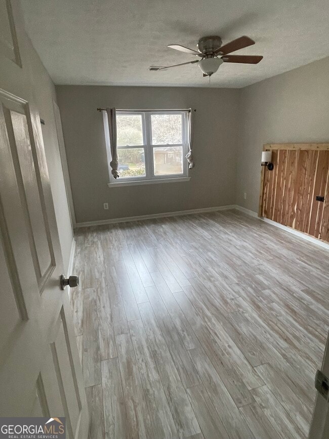 Photo - 147 Long Leaf