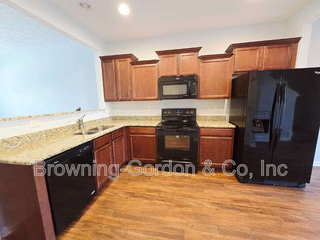 Photo - 1551 Sprucedale Dr