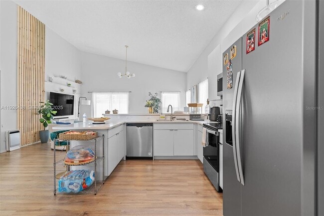 Photo - 128 Emeraldview Ave